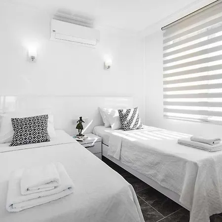 Sleeps 8 Pool Air Con Wifi Vilă *