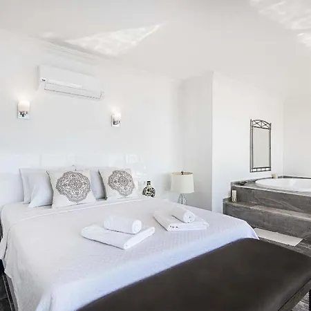Sleeps 8 Pool Air Con Wifi *